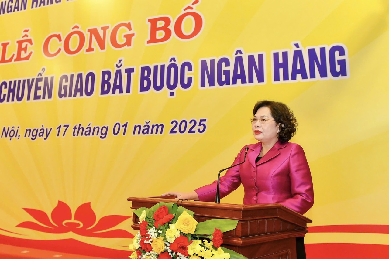 Chuyển giao bắt buộc thêm 2 ngân hàng thương mại