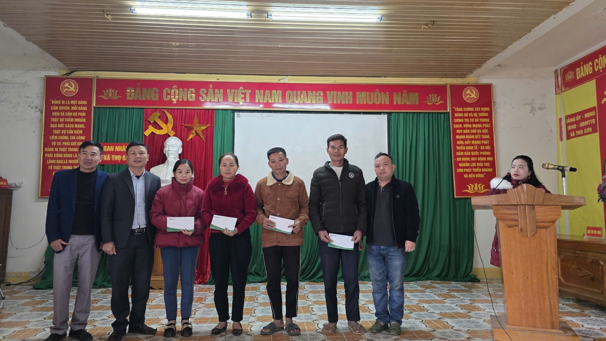 Tạp chí Tự động hoá Ngày nay đồng hành nghĩa tình cùng hộ nghèo xã Thọ Sơn (Nghệ An) Tạp chí Tự động hoá Ngày nay đồng hành nghĩa tình cùng hộ nghèo xã Thọ Sơn (Nghệ An)