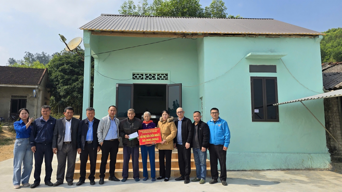 Tạp chí Tự động hoá Ngày nay đồng hành nghĩa tình cùng hộ nghèo xã Thọ Sơn (Nghệ An) Tạp chí Tự động hoá Ngày nay đồng hành nghĩa tình cùng hộ nghèo xã Thọ Sơn (Nghệ An)