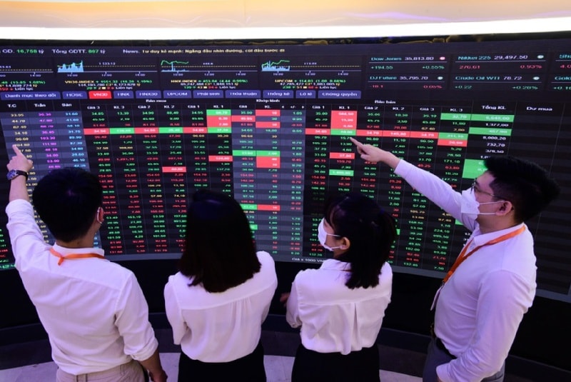 Việt Nam tiếp tục nằm trong danh sách theo dõi (Watch list) để được xem xét nâng hạng lên thị trường mới nổi sơ cấp (Secondary Emerging market) trong báo cáo phân loại thị trường các quốc gia tháng 9/2024, được kỳ vọng sẽ chính thức nâng hạng vào tháng 9/2025. Ảnh minh họa