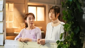 "Nụ hôn bạc tỷ" của Thu Trang cán mốc 100 tỷ đồng