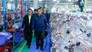 Thủ tướng đề nghị tập đoàn THACO nghiên cứu, sản xuất tàu đường sắt tốc độ cao