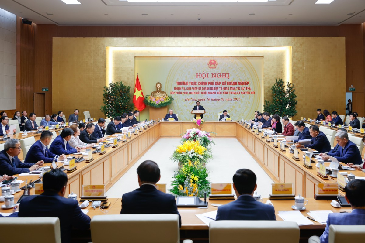 Thủ tướng gặp gỡ doanh nghiệp tư nhân để bàn giải pháp thúc đẩy tăng trưởng kinh tế