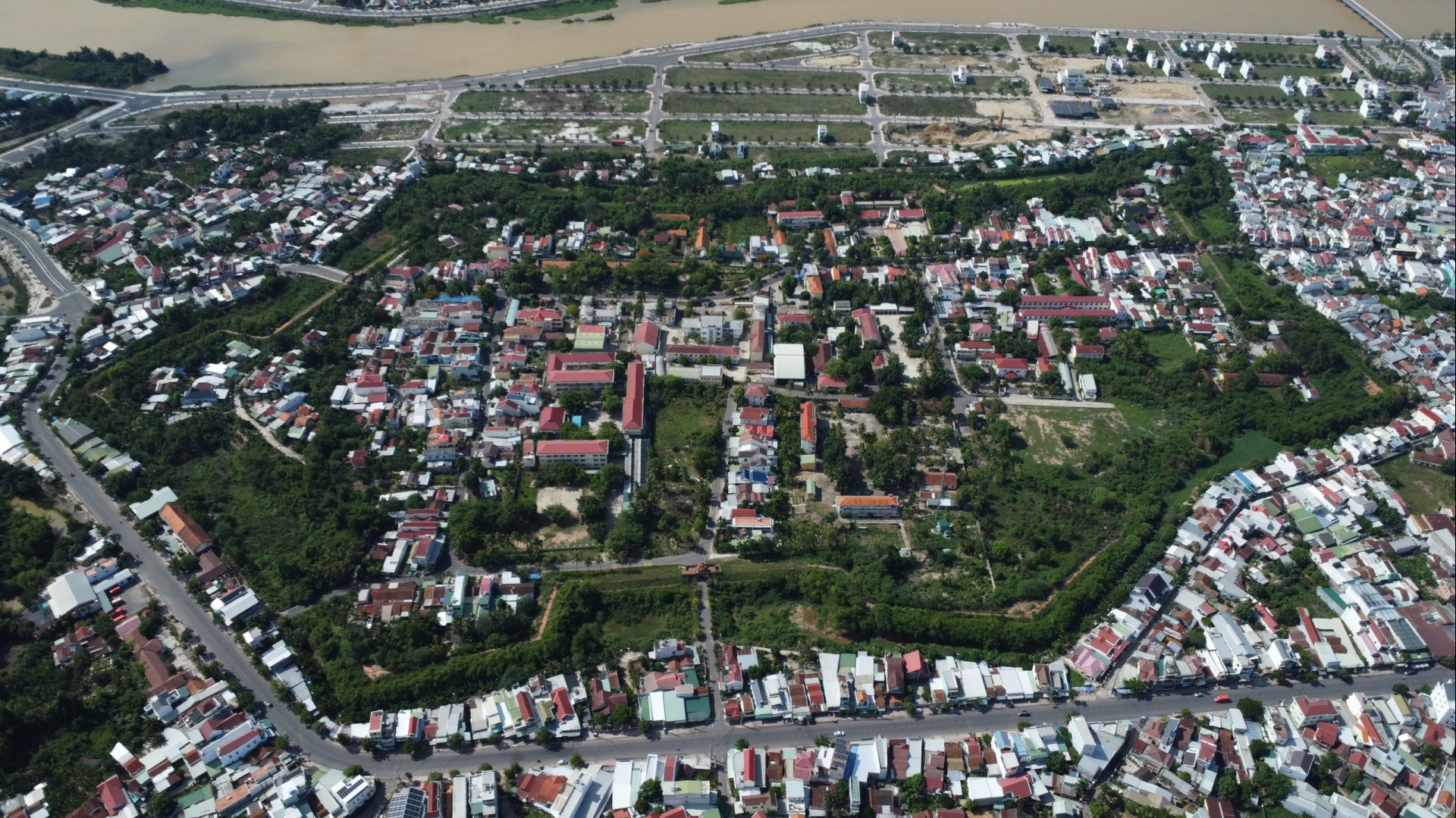 Khánh Hoà: Gian lận hồ sơ, 4 doanh nghiệp bị cấm đấu thầu 3 năm