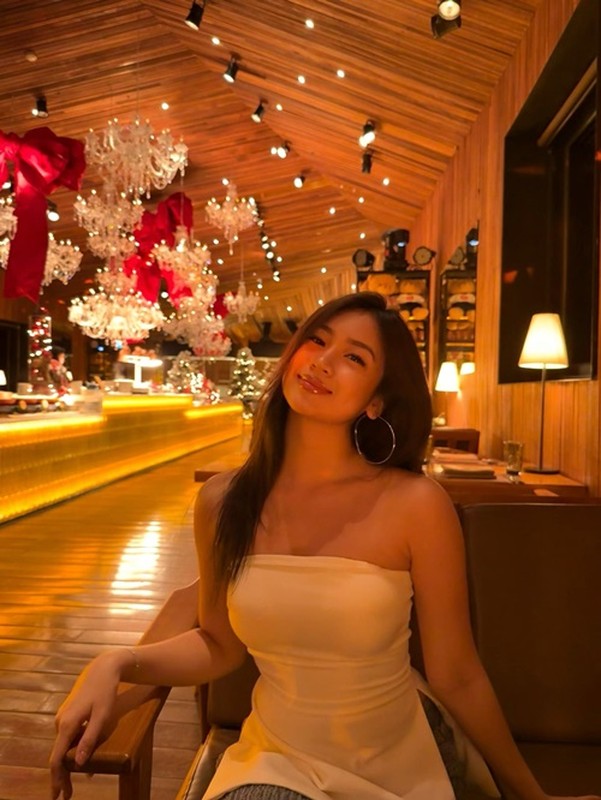 Con gái Lưu Thiên Hương tuổi 20 sắc vóc gợi cảm, nhảy giỏi