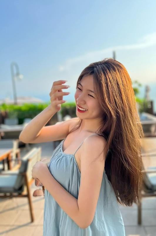 Con gái Lưu Thiên Hương tuổi 20 sắc vóc gợi cảm, nhảy giỏi