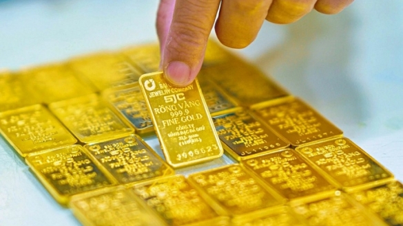 Giá vàng thế giới giảm mạnh, vàng trong nước tiếp tục xu hướng đi xuống?