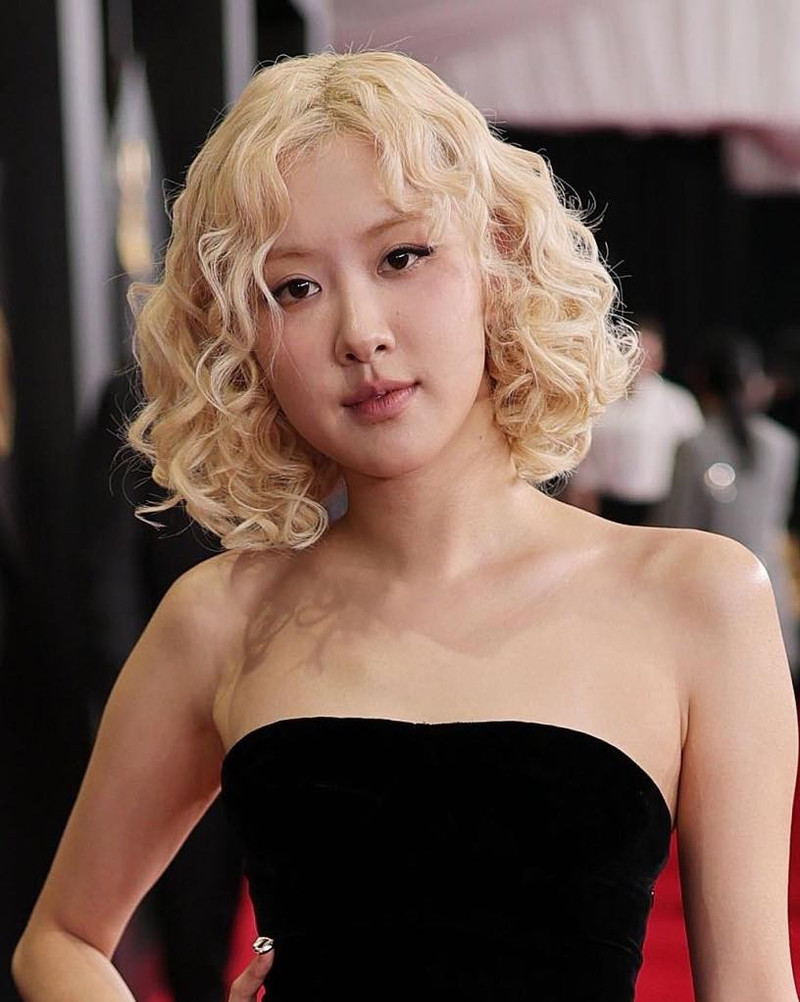 Rosé (BLACKPINK) xuất hiện yêu kiều, viết nên lịch sử tại Grammy Rosé (BLACKPINK) xuất hiện yêu kiều, viết nên lịch sử tại Grammy