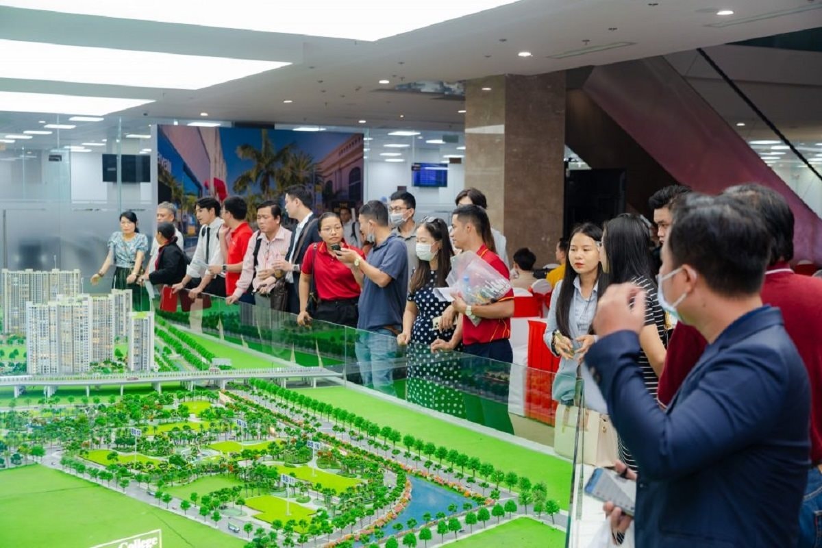 Lãi suất biến động mạnh, người mua nhà chùn tay