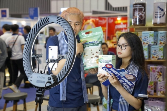 Doanh nghiệp bán lẻ xoay trục trước xu hướng mua sắm mới