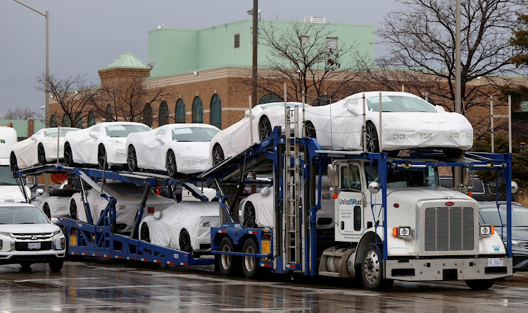 Tạo ngoại lệ cho ô tô, TT Trump "nhượng bộ" hay tính đường lui cho Mỹ?