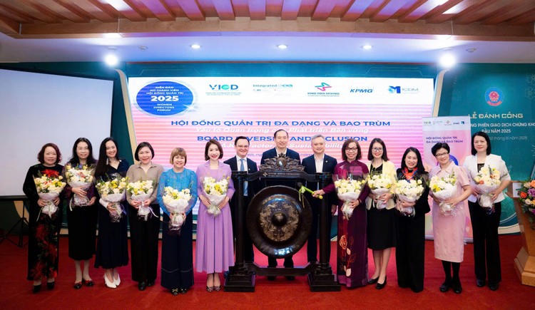 Diễn đàn “Nữ thành viên hội đồng quản trị 2025” tổ chức tại HNX ngày 5/3/2025