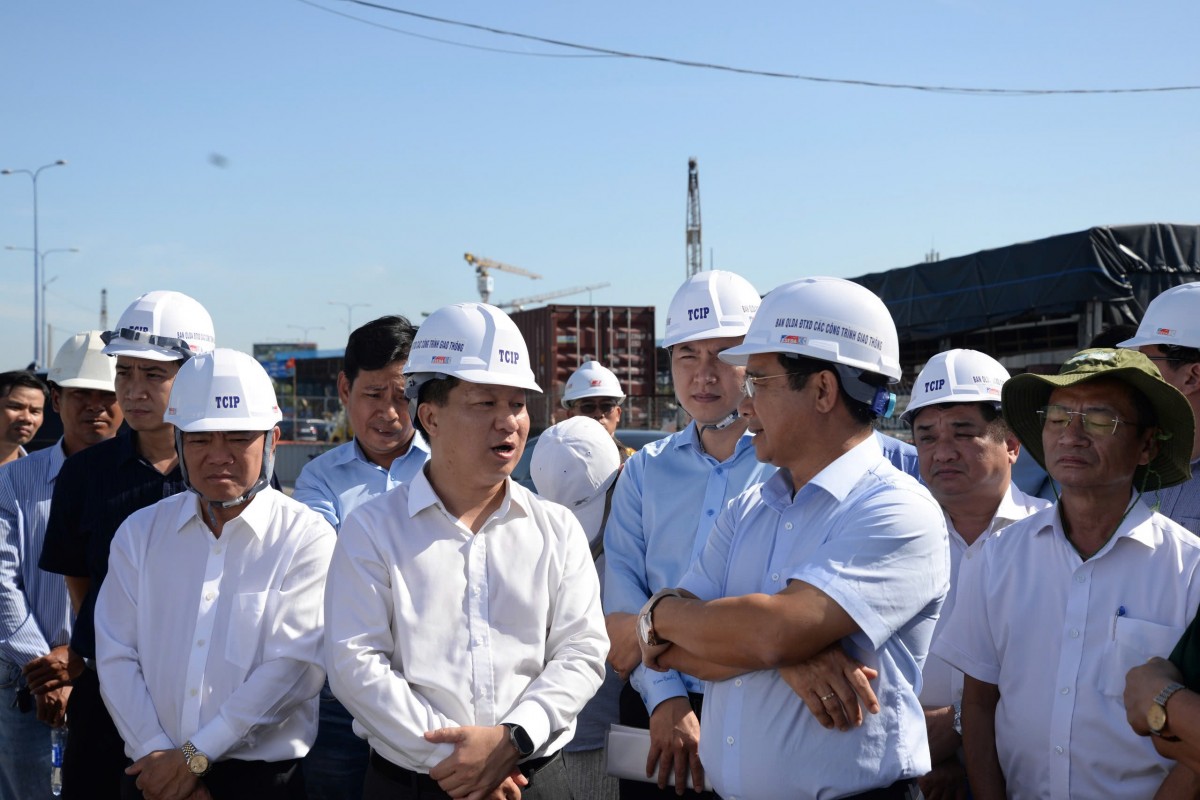 Chủ tịch UBND TPHCM yêu cầu bàn giao mặt bằng các công trình trọng điểm trong tháng 3