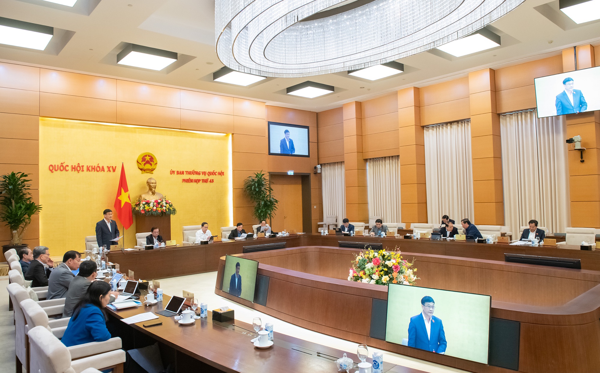 Chủ tịch Quốc hội: Sự phát triển của doanh nghiệp là yếu tố then chốt để thúc đẩy sự phát triển đất nước Chủ tịch Quốc hội: Sự phát triển của doanh nghiệp là yếu tố then chốt để thúc đẩy sự phát triển đất nước