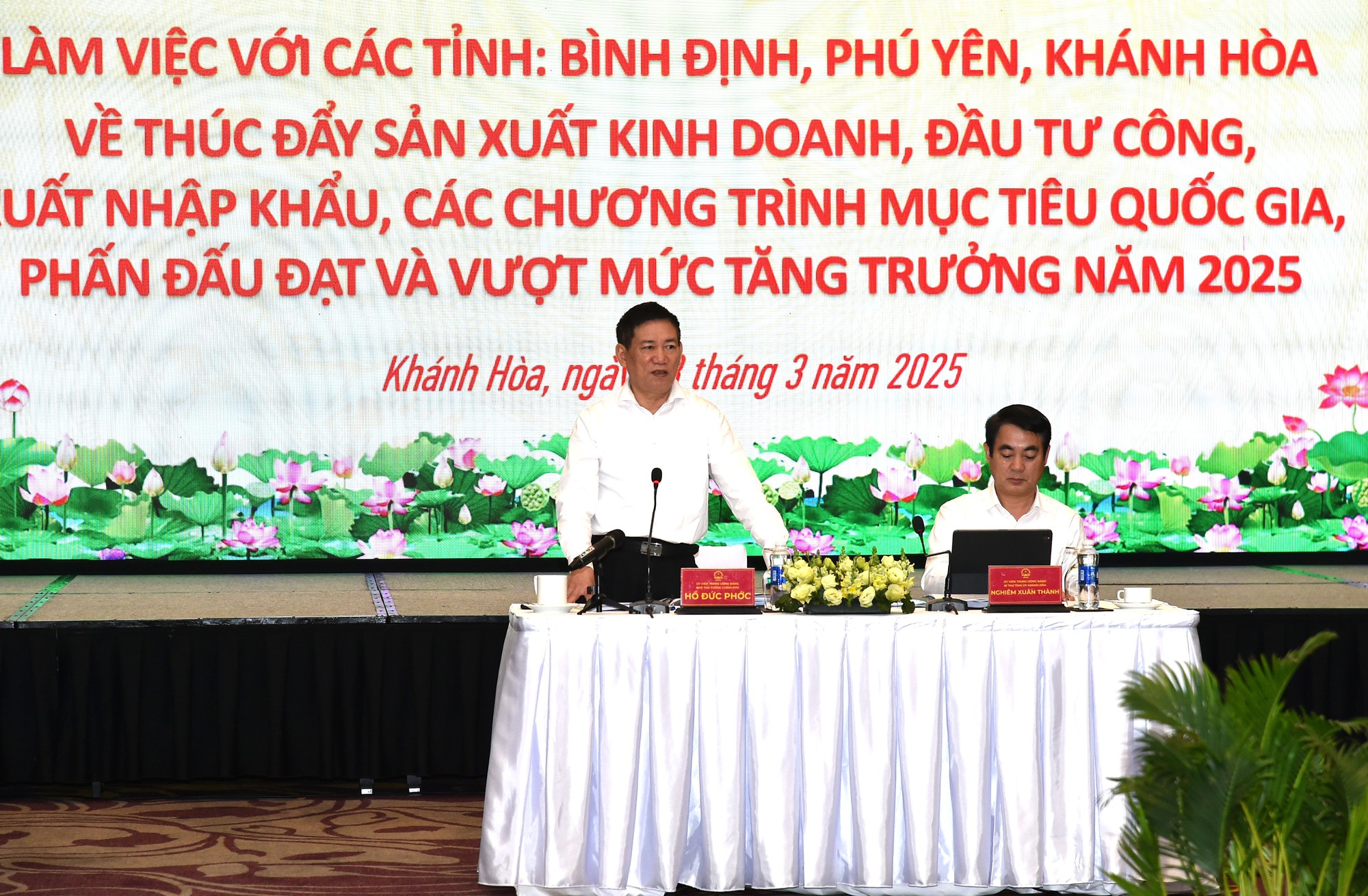 Phó Thủ tướng Hồ Đức Phớc làm việc với 3 địa phương để tháo gỡ vướng mắc, thúc đẩy tăng trưởng