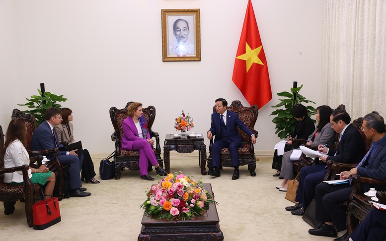 Ngân hàng Đầu tư châu Âu ưu tiên hỗ trợ các dự án năng lượng xanh của Việt Nam