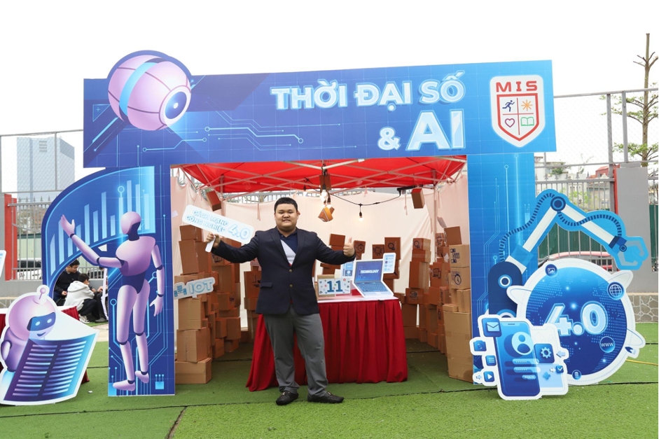 "Chúng ta đang sống trong thời đại mà một học sinh tiểu học có thể lập trình robot nhưng cũng thuộc lòng câu dân ca bà kể"