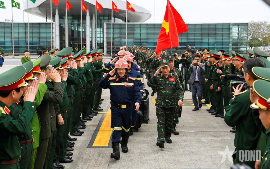 Đội cứu hộ, cứu nạn Việt Nam đến Myanmar hỗ trợ khắc phục hậu quả động đất