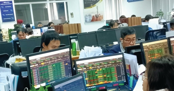 “Bắt sóng” cổ phiếu dầu khí