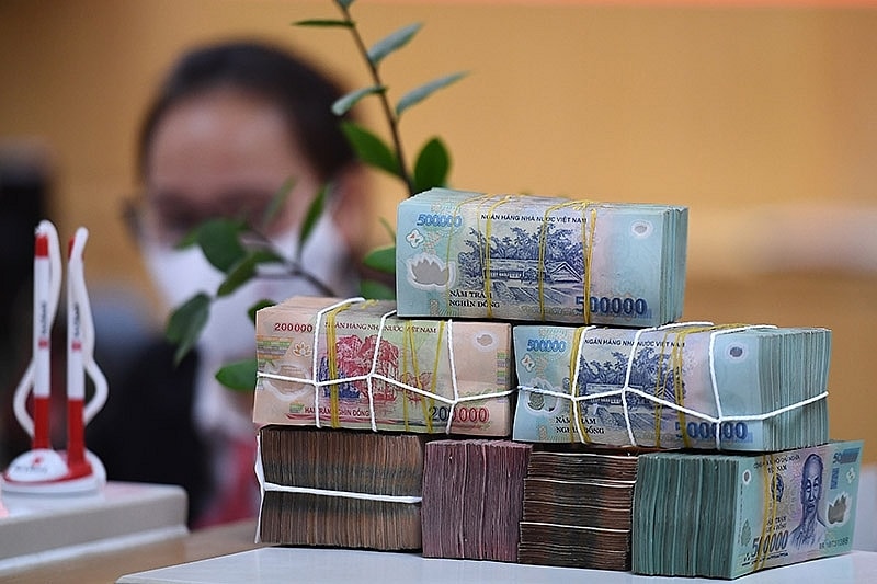 Tín dụng tăng nóng, ngân hàng đối mặt bài toán “bộ đệm vốn”