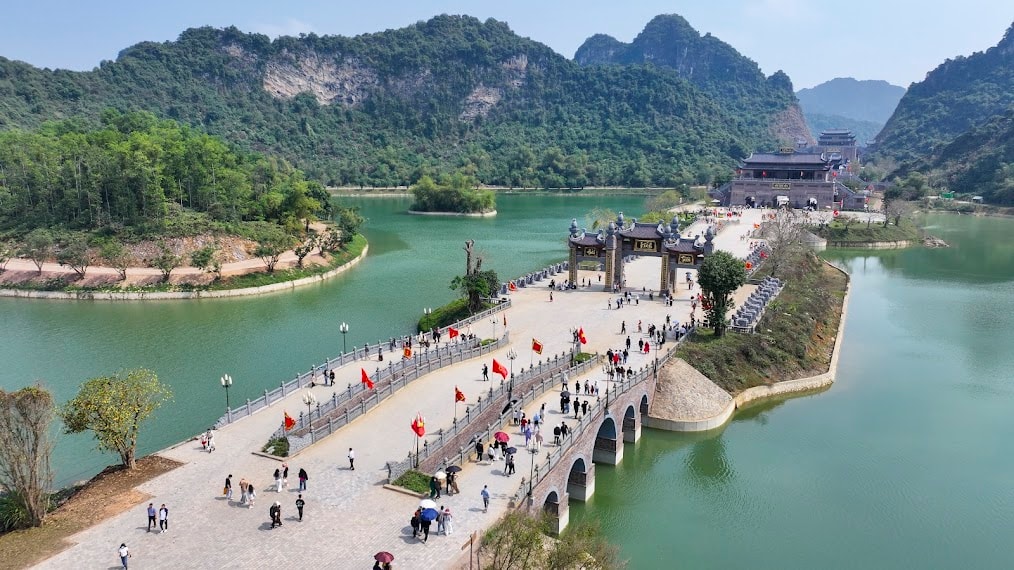 Thung Ui - Đàn Kính thiên, nơi Đất - Trời – Con người giao hòa