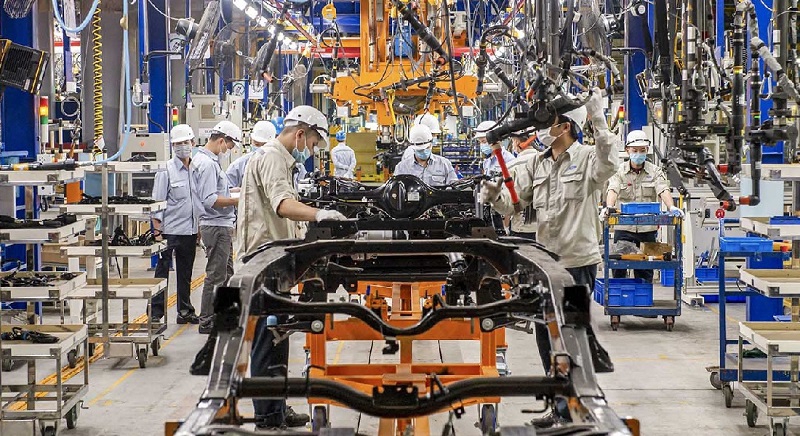 Sản xuất công nghiệp tăng tốc, chế biến chế tạo tiếp tục dẫn dắt