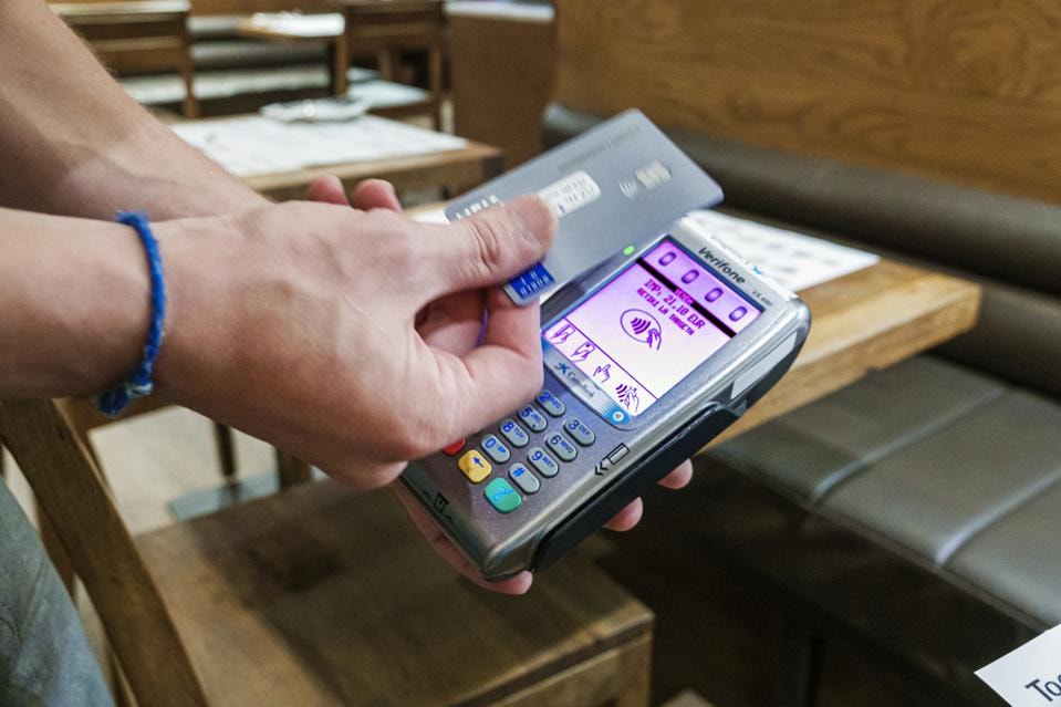 Bộ Tài chính yêu cầu đẩy mạnh thanh toán không tiền mặt