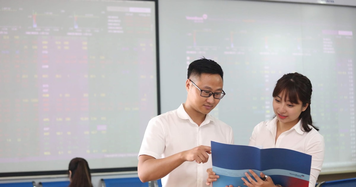 Thị trường còn rủi ro ngắn hạn, đầu tư theo chiến lược nào?