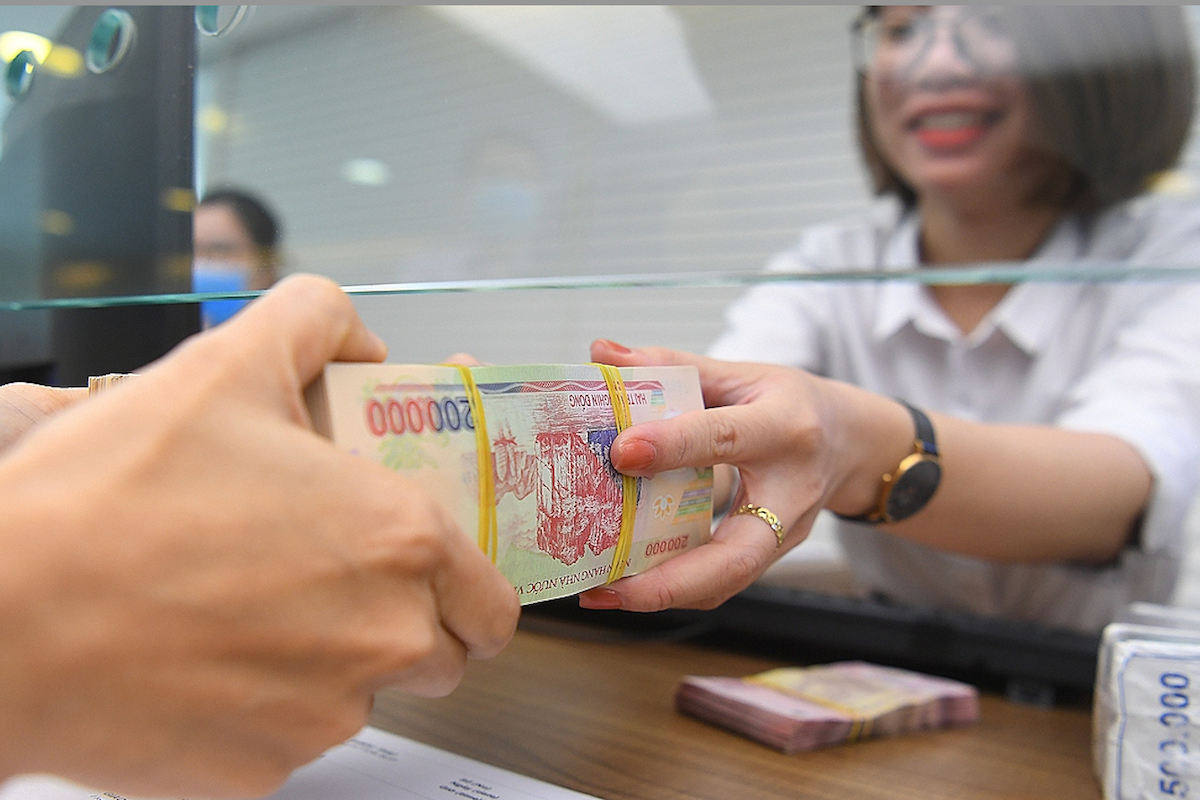 Lãi suất vay mua nhà nhích lên, giao dịch chậm