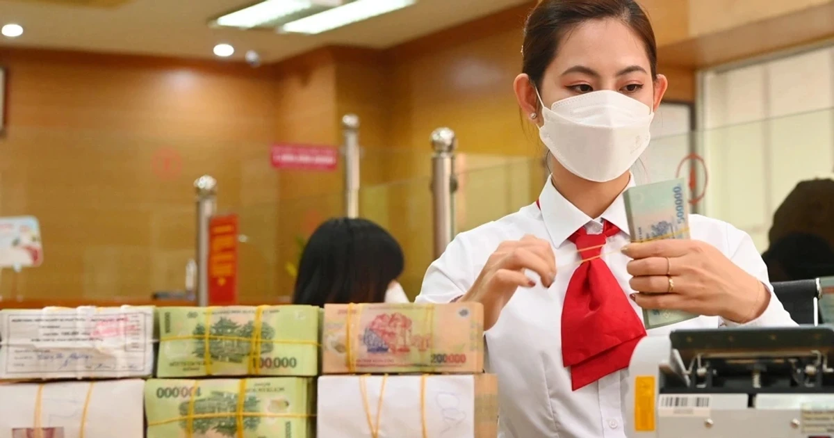 Thanh khoản hệ thống cải thiện, lãi suất liên ngân hàng hạ đáng kể