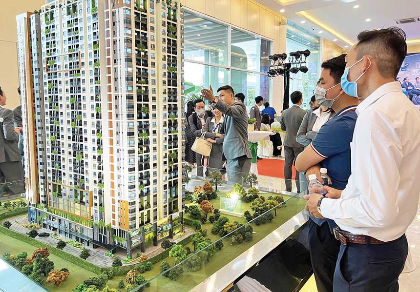 Lãi suất đảo chiều, người vay mắc kẹt với giấc mơ an cư