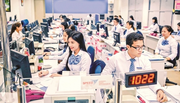 Áp lực vốn siết chặt, ngân hàng bước vào cuộc tái cấu trúc lớn nhất