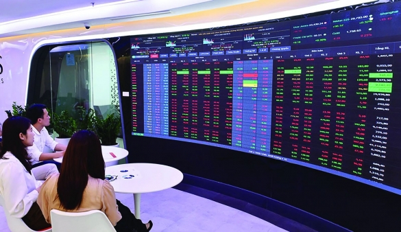 Thanh khoản co hẹp, nhà đầu tư nên làm gì?