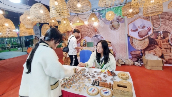 Thúc đẩy doanh nghiệp làng nghề chuyển đổi “xanh”