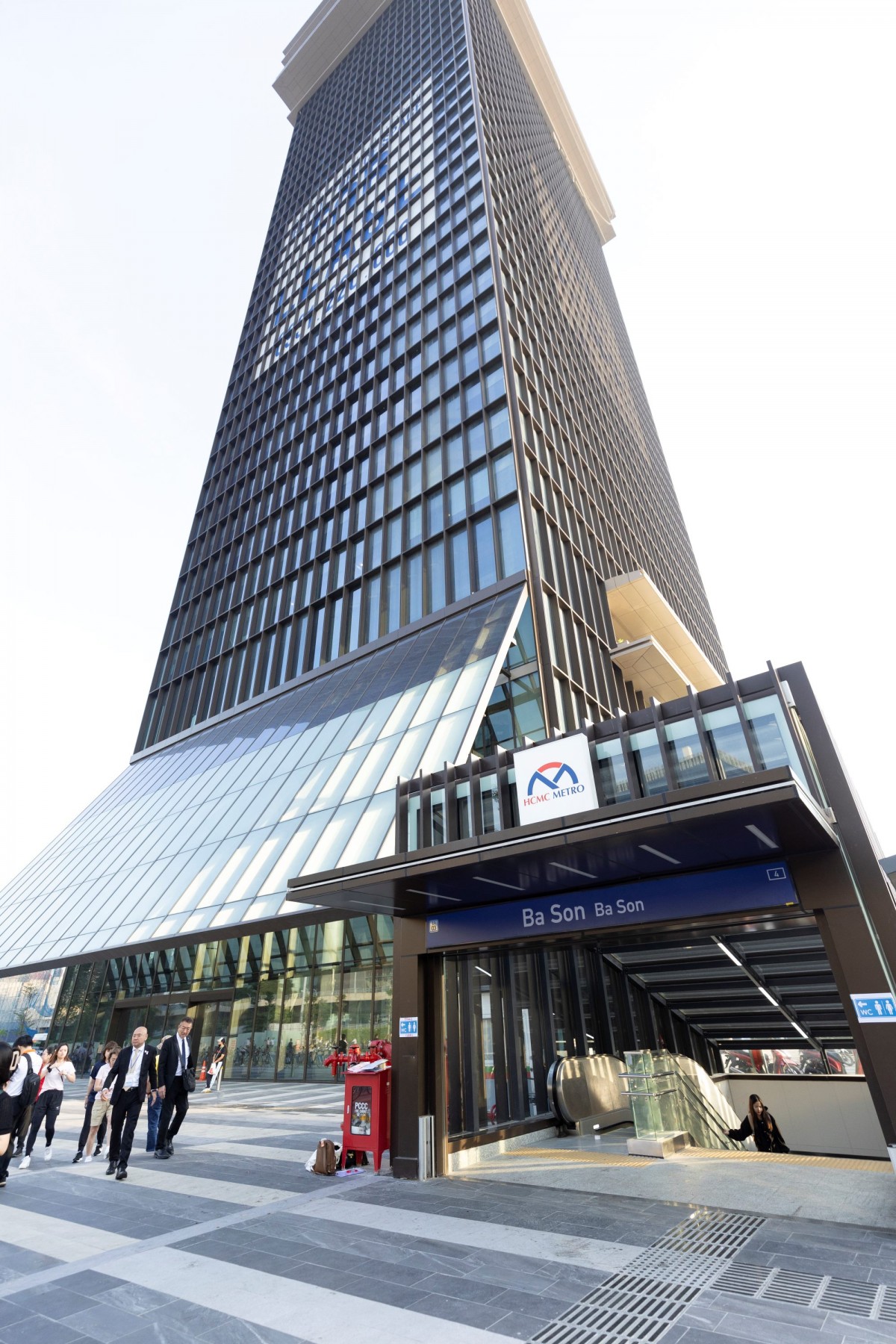 Marina Central Tower là tòa thương mại đầu tiên tại TP.HCM kết nối trực tiếp với tuyến metro tại ga Ba Son Marina Central Tower là tòa thương mại đầu tiên tại TP.HCM kết nối trực tiếp với tuyến metro tại ga Ba Son