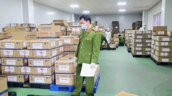 Vụ gần 600 loại sữa giả: Cơ quan quản lý "đá bóng trách nhiệm"?