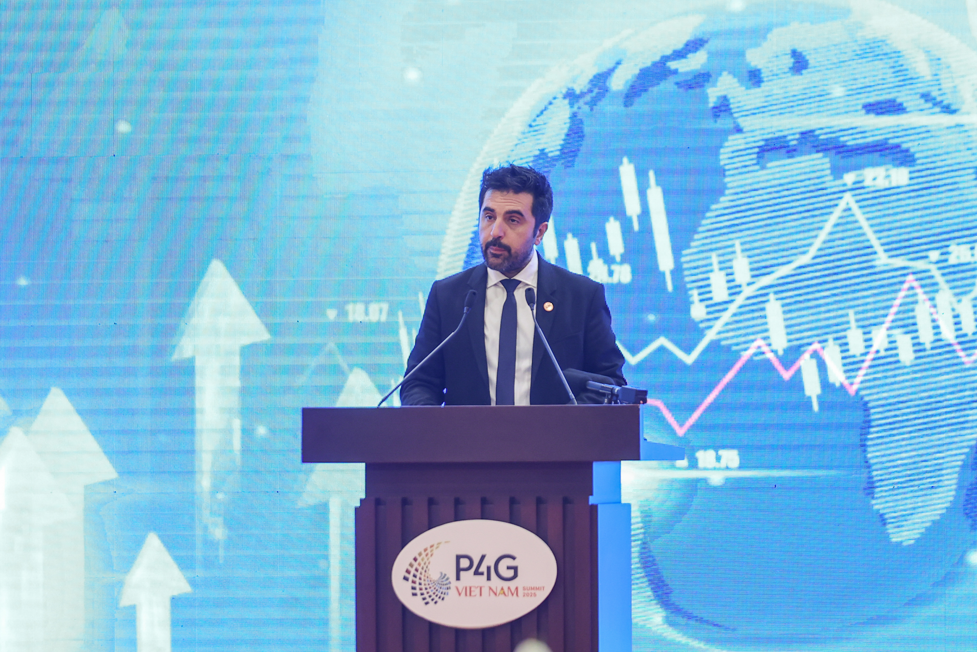 Thủ tướng: Hợp tác công-tư là chìa khoá để hiện thực hoá các mục tiêu phát triển bền vững