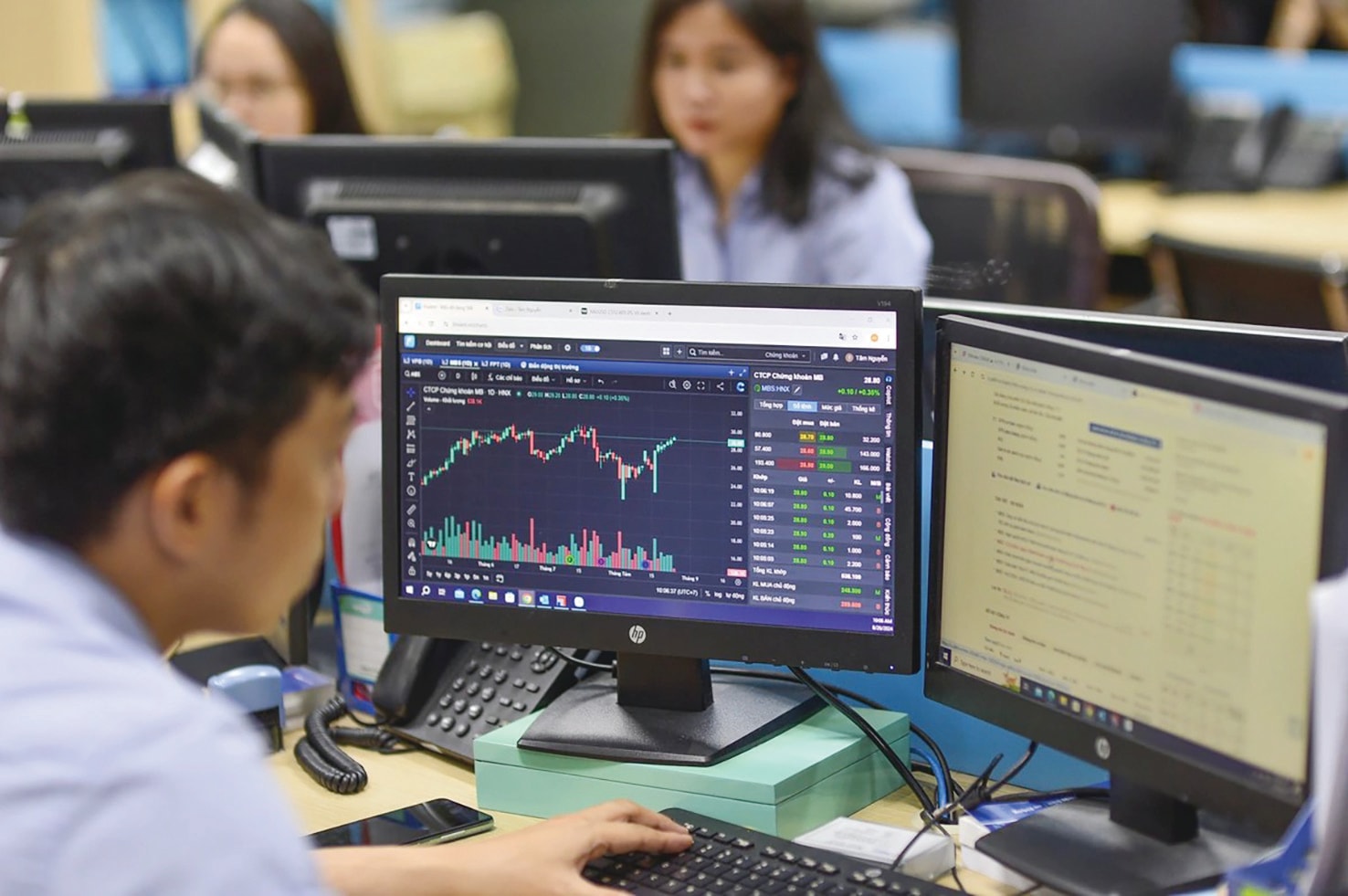 Chứng khoán vẫn tiềm ẩn rủi ro chốt lời