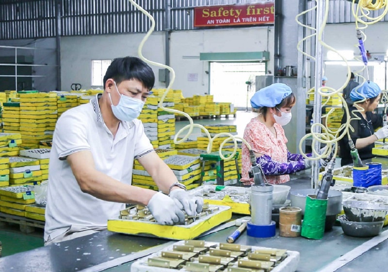 Tâm lý đẩy giá vàng lên cao và bài toán cho kinh tế Việt Nam