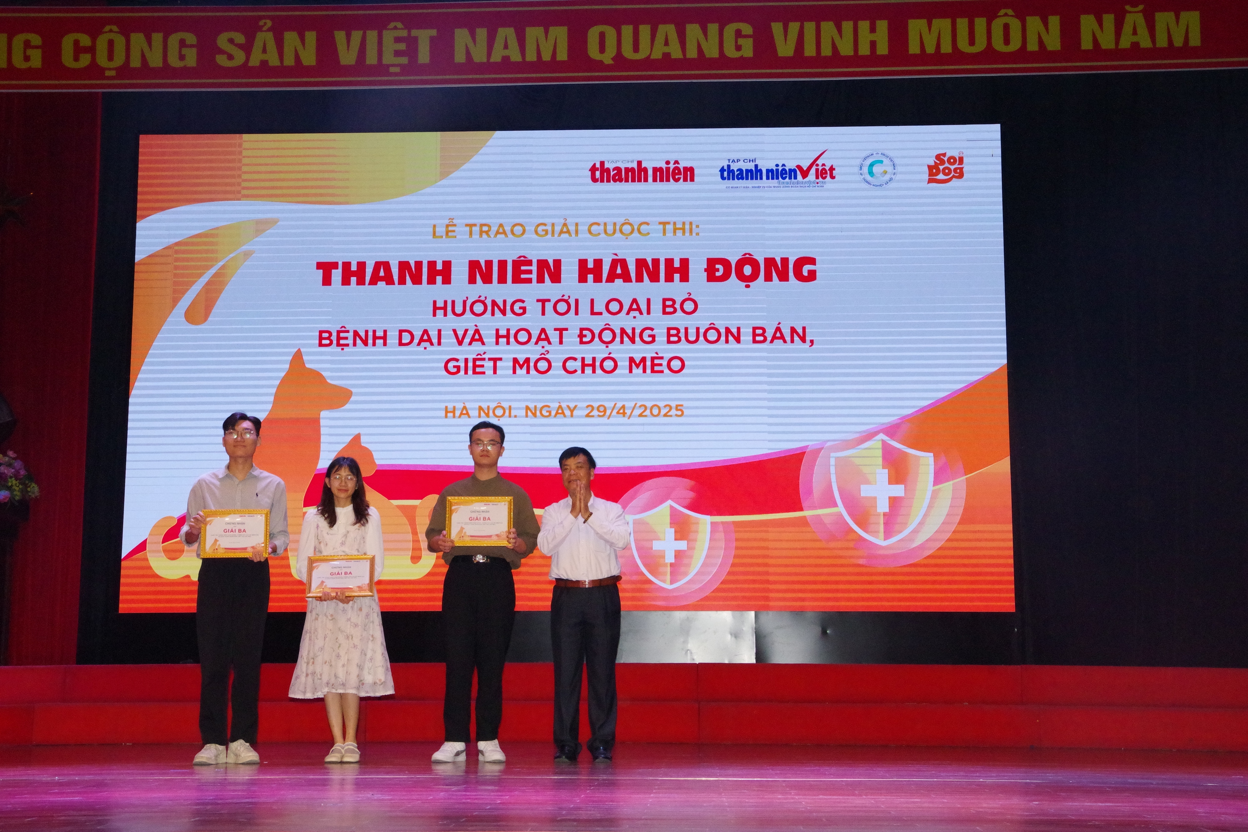 Trao giải cuộc thi "Thanh niên hành động - Hướng tới loại bỏ bệnh dại và hoạt động buôn bán, giết mổ chó mèo" Trao giải cuộc thi "Thanh niên hành động - Hướng tới loại bỏ bệnh dại và hoạt động buôn bán, giết mổ chó mèo"