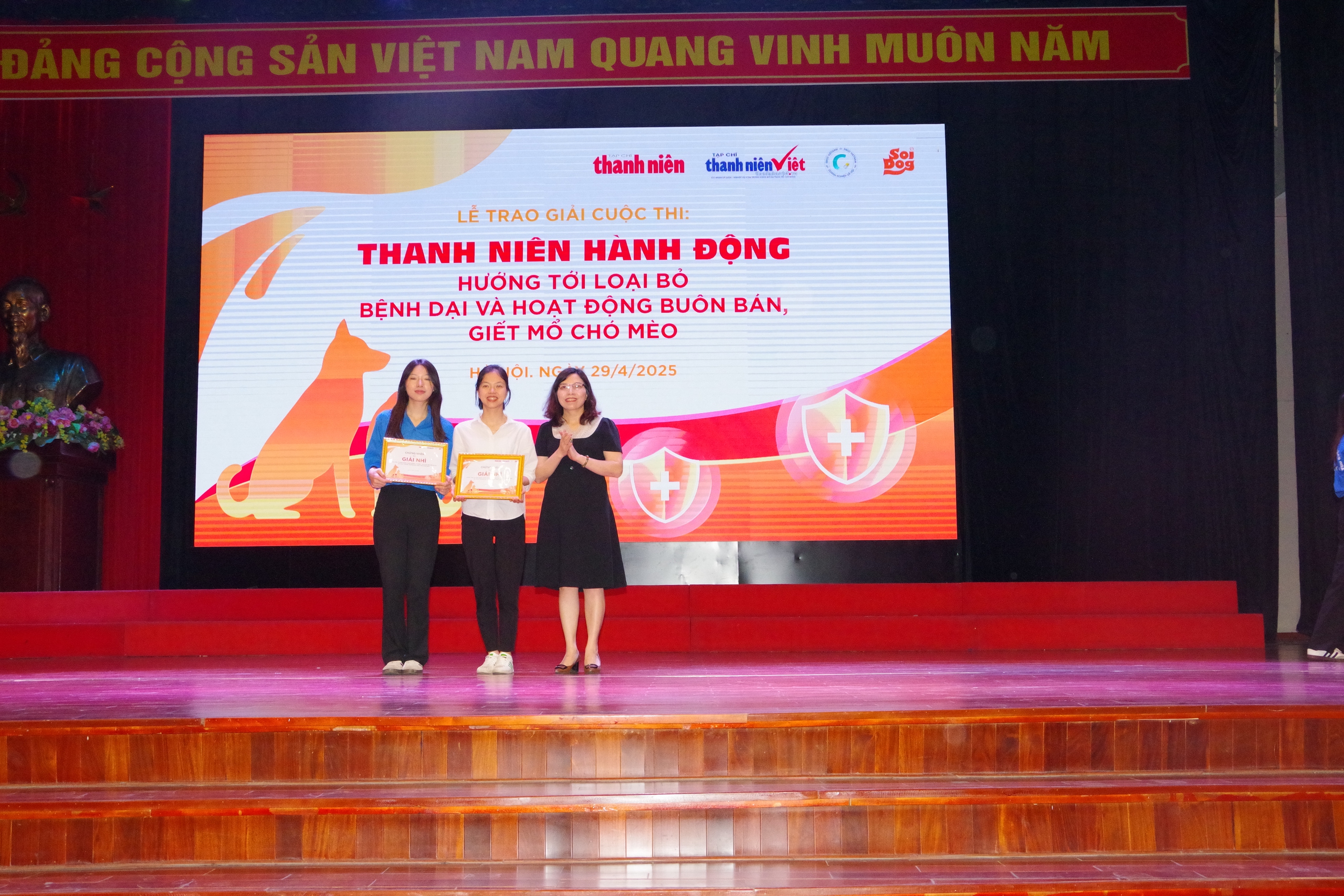 Trao giải cuộc thi "Thanh niên hành động - Hướng tới loại bỏ bệnh dại và hoạt động buôn bán, giết mổ chó mèo" Trao giải cuộc thi "Thanh niên hành động - Hướng tới loại bỏ bệnh dại và hoạt động buôn bán, giết mổ chó mèo"