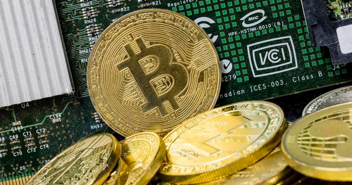 Dòng tiền lớn “bắt đáy” Bitcoin, thị trường ETF bước vào cuộc đua mới