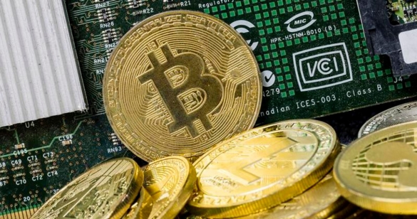 Dòng tiền lớn “bắt đáy” Bitcoin, thị trường ETF bước vào cuộc đua mới
