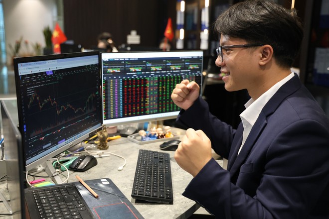 'Cú hích' nâng hạng tạo sức bật cho thị trường chứng khoán Việt Nam 'Cú hích' nâng hạng tạo sức bật cho thị trường chứng khoán Việt Nam