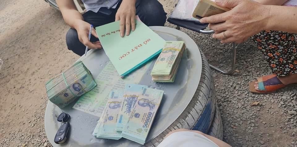 Nguy cơ rủi ro pháp lý từ hợp đồng đặt cọc công chứng