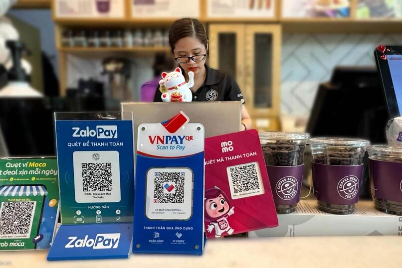 Thanh toán số bùng nổ, giao dịch tiền mặt giảm sâu