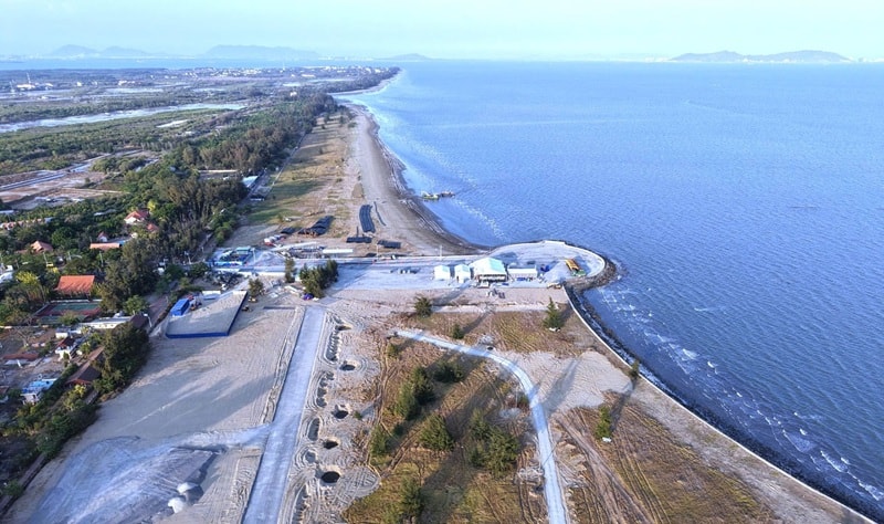 Thuế quan với ngân hàng, bất động, bán lẻ và năng lượng nhìn từ KQKD quý I/2025 Thuế quan với ngân hàng, bất động, bán lẻ và năng lượng nhìn từ KQKD quý I/2025