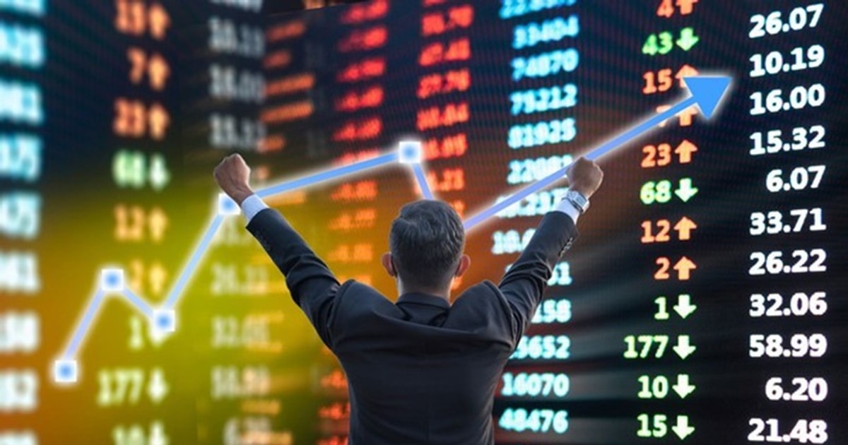 Thấy gì từ hiệu suất của các quỹ đầu tư so với VN-Index?