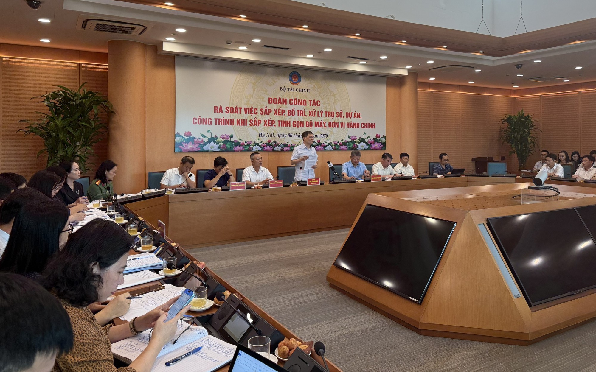 Sắp xếp tài sản công sau tinh gọn bộ máy, Hà Nội hành động quyết liệt Sắp xếp tài sản công sau tinh gọn bộ máy, Hà Nội hành động quyết liệt