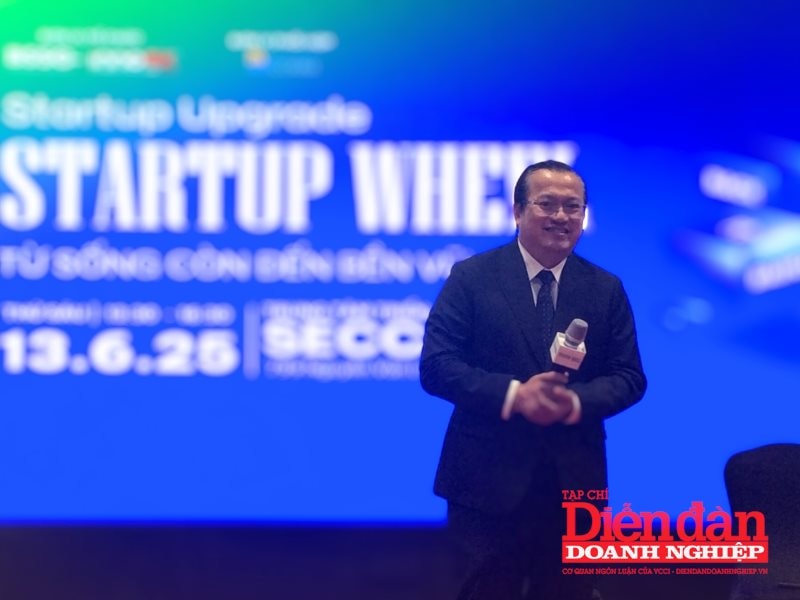 Phát triển kinh tế tư nhân là phù hợp với quy luật kinh tế Phát triển kinh tế tư nhân là phù hợp với quy luật kinh tế